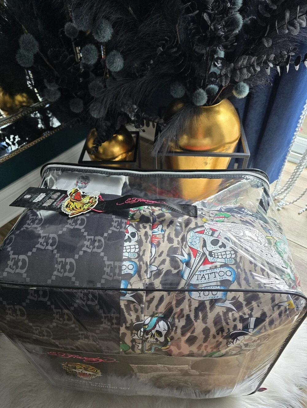 Ed Hardy Queen Leopard  8piece Reversible comforter set New